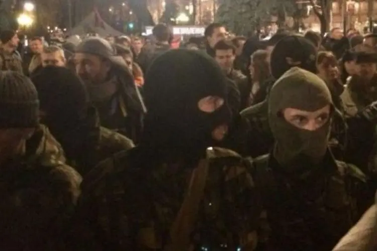 Украински десни атакуват парламента (обновена)