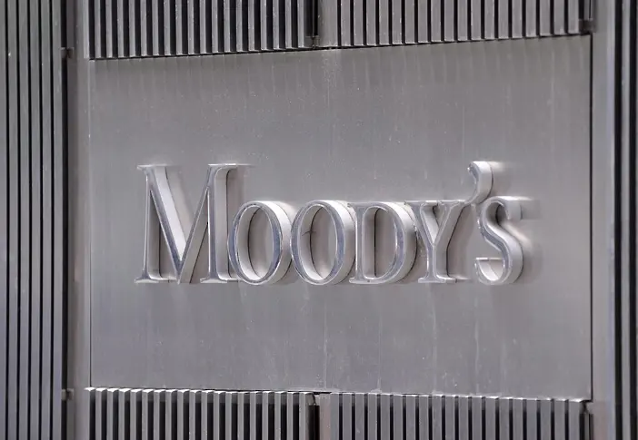 Moody's обмисля понижение на рейтинга на Русия