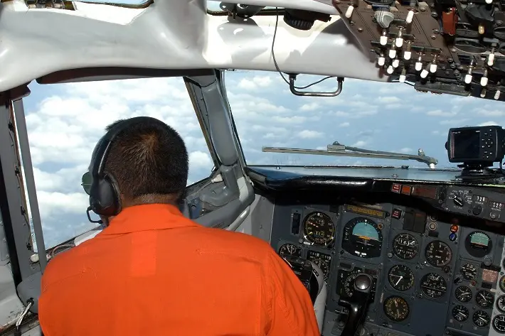 Следи от изчезналия самолет: Палет и колани