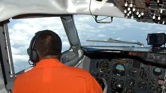 Следи от изчезналия самолет: Палет и колани