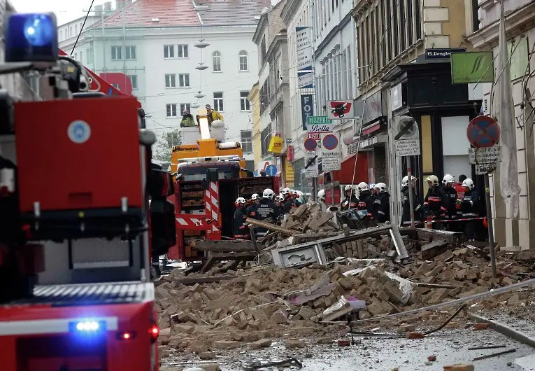 Взрив срути два етажа на сграда във Виена (обновена)