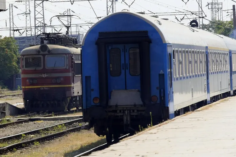 Влак уби мъж край спирка Ромча