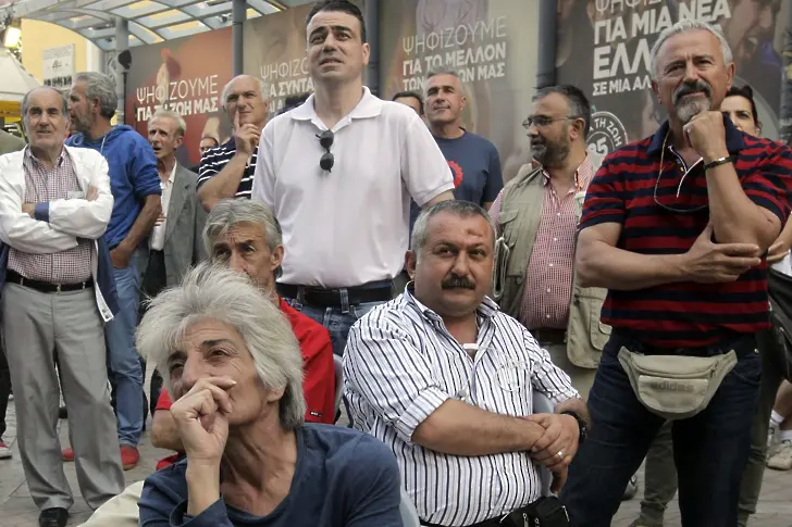 Крайната левица води на евровота в Гърция (обновена)