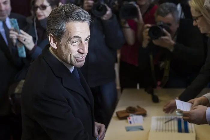 Двойно счетоводство в кампанията на Саркози?