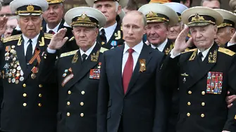 Путин не държи само аса в ръцете си