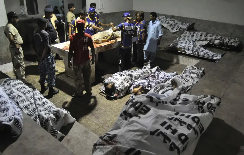 Талибаните организираха кървава нощ в Карачи