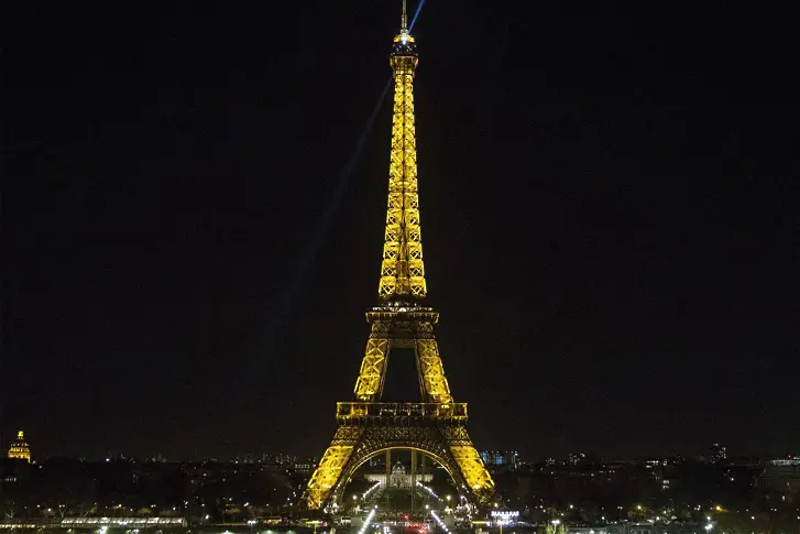 Ислямисти искали да взривят Айфеловата кула и Лувъра