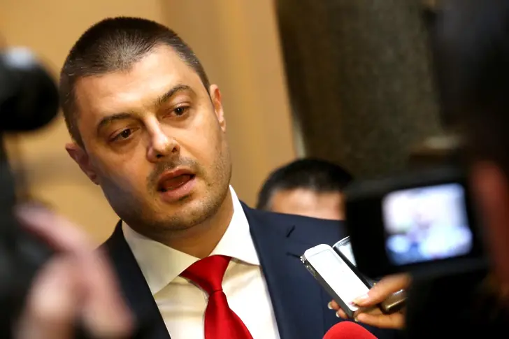 Бареков: Нямам акт за неплатени данъци, това е предизборен компромат