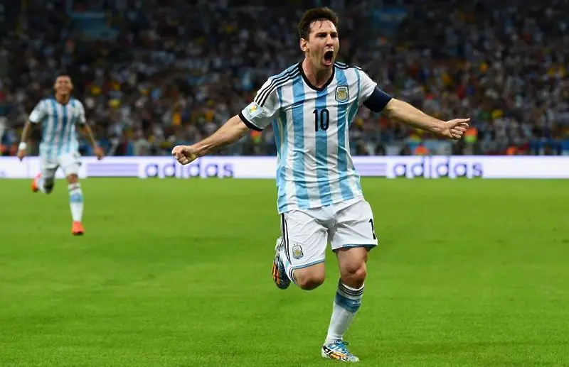 Аржентина спечели на митичния 