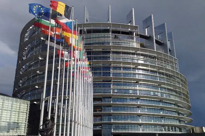Европарламенът прие бюджета на ЕС за 2015 година