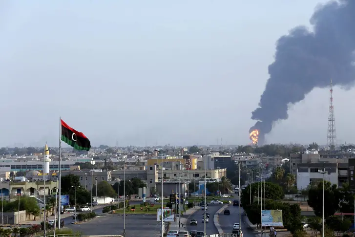 Евакуираха посолството ни в Либия