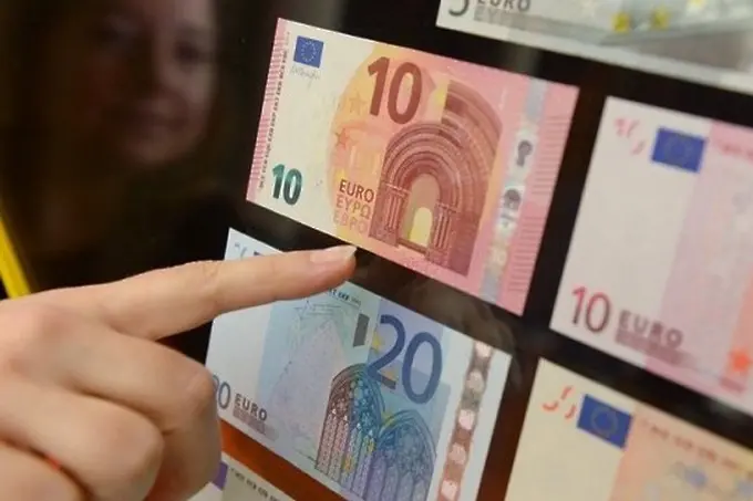 Надпис на кирилица върху новите 10 евро