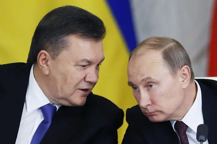 Путин тайно дал гражданство на Янукович