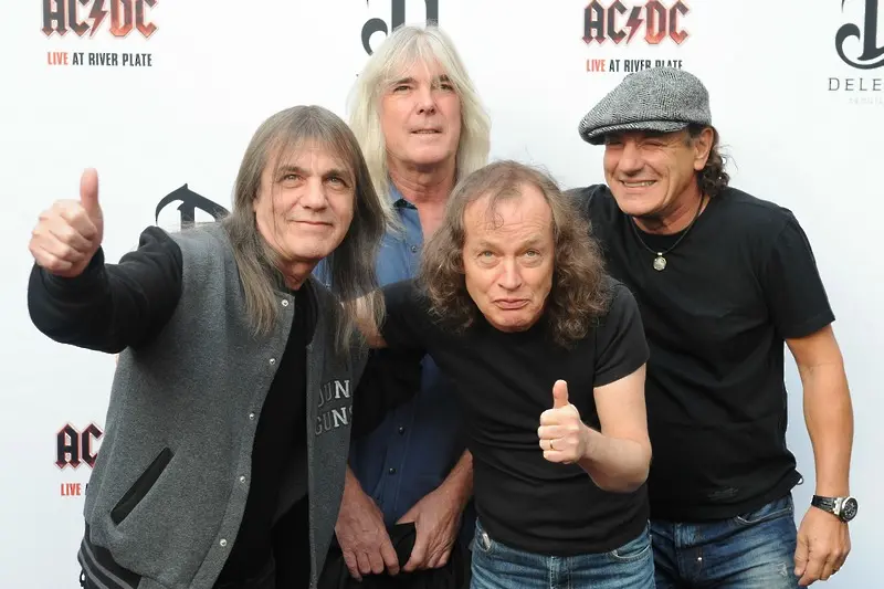 1 декември, 2014 -а: нов албум на AC/DC!