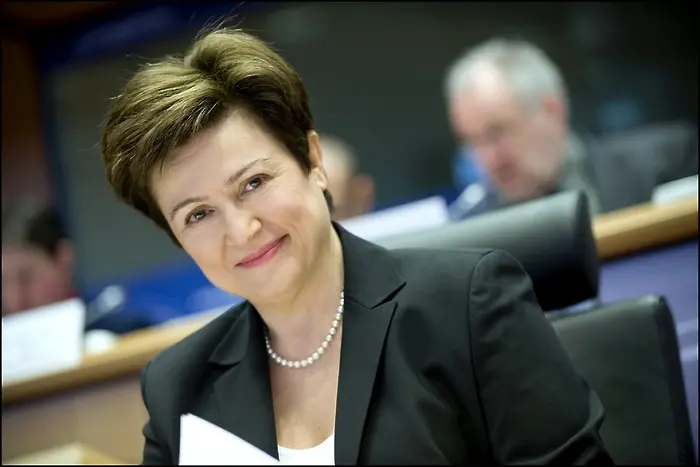 Предпоследно - Кристалина Георгиева поема данъците и измамите в Евросъюза