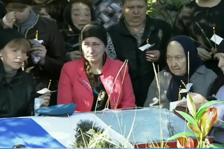 Москва призна - неин войник загинал в Украйна (обновена, видео, снимки)