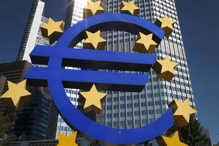 Двадесет и четири евробанки се провалили на стрестест