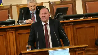Михаил Миков: Цачева започна чистка в парламента
