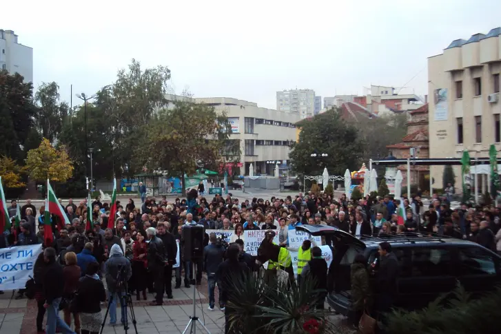 Блокади заради Бат' Сали: на пътя за Гърция в 11.15 ч, за Македония - в 12 ч