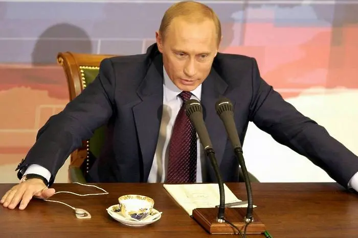 “Ди Велт”: Само твърда ръка помага срещу Путин