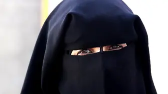Саудитец видя булката си на сватбата, уплаши се и на мига поиска развод