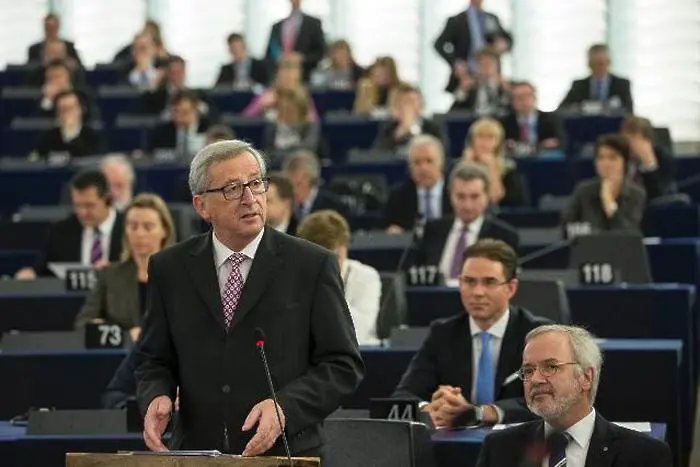 Юнкер ще съживява растежа в ЕС с фонд от €21 млрд. за гаранции (Обновена)