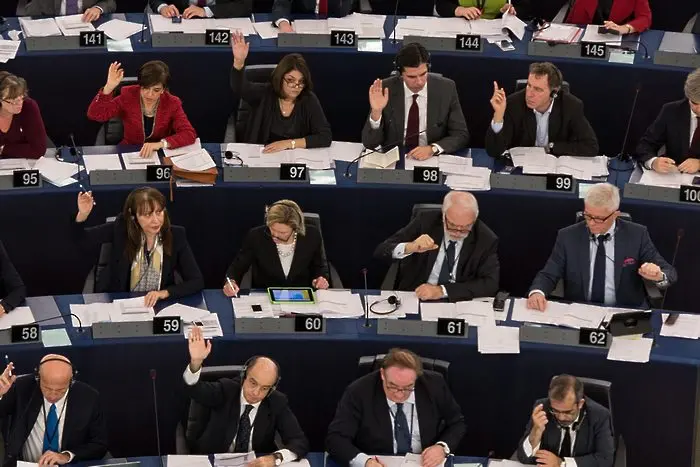 Евродепутатите с компромисна резолюция за палестинска държава
