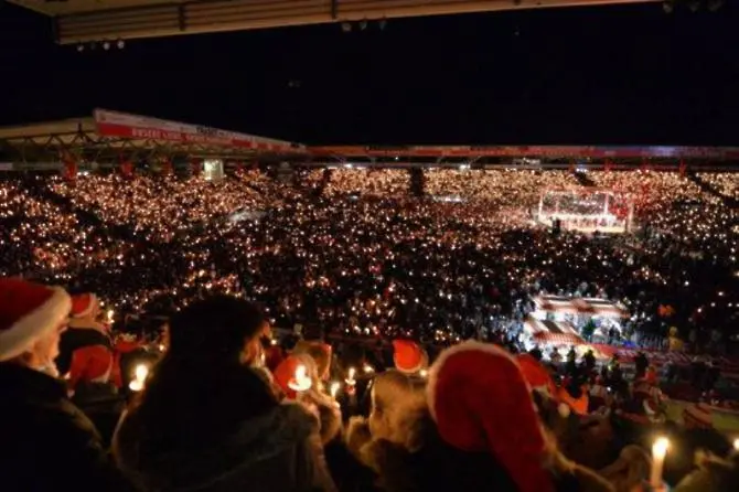 27 500 фенове на немски тим срещнаха Коледа на стадиона (видео)