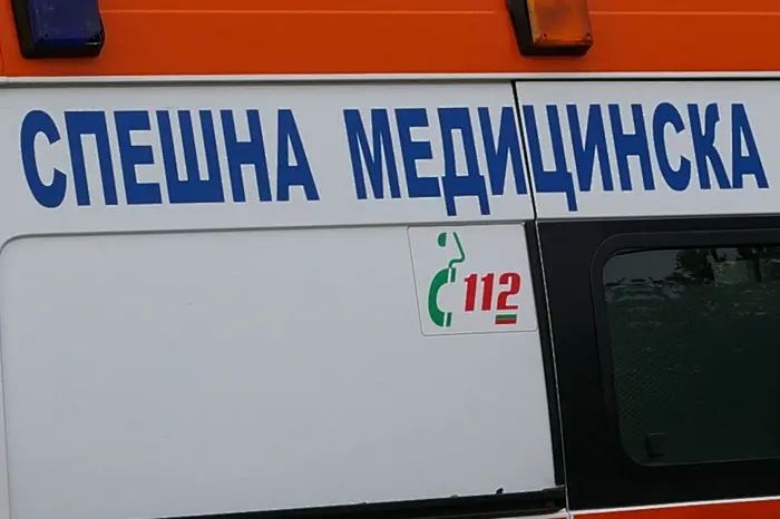 Болница даде единствената си линейка под наем на такси компания