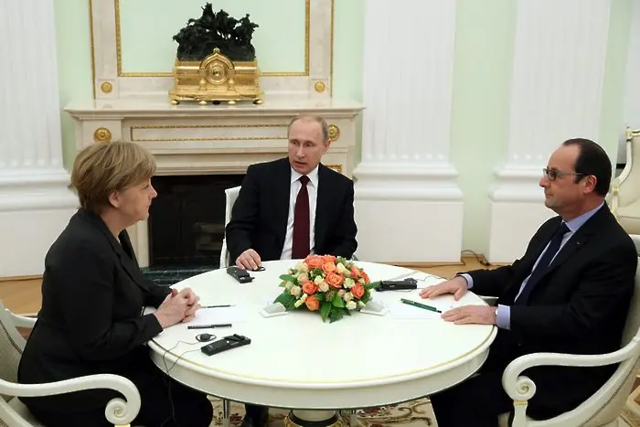 Европа застава зад мисията на Меркел-Оланд за мир в Украйна (допълнена)