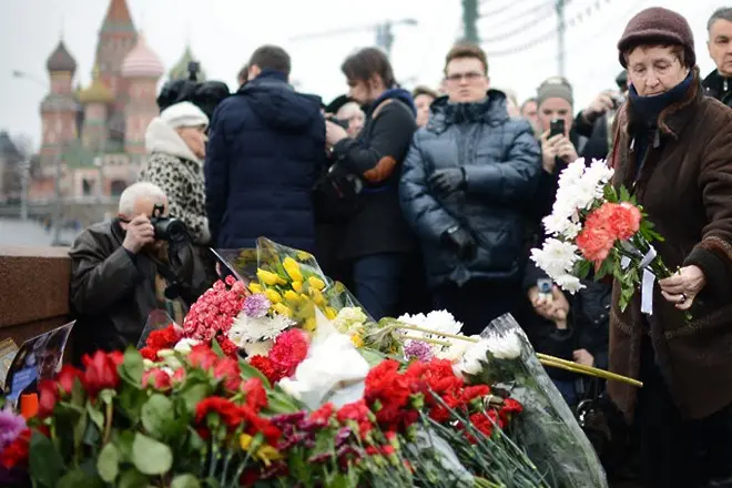 Намериха бялата лада, от която убиха Немцов (видео)