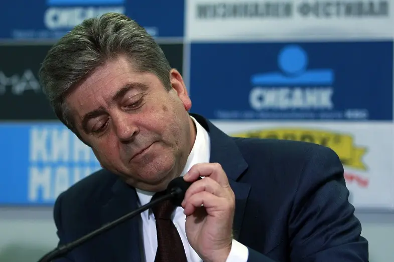 Първанов: Борисов е притеснен, жегата не му влияе добре