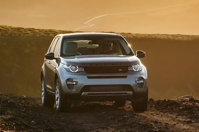 Луксозен и спортен Land Rover - предпремиерно в България (видео)