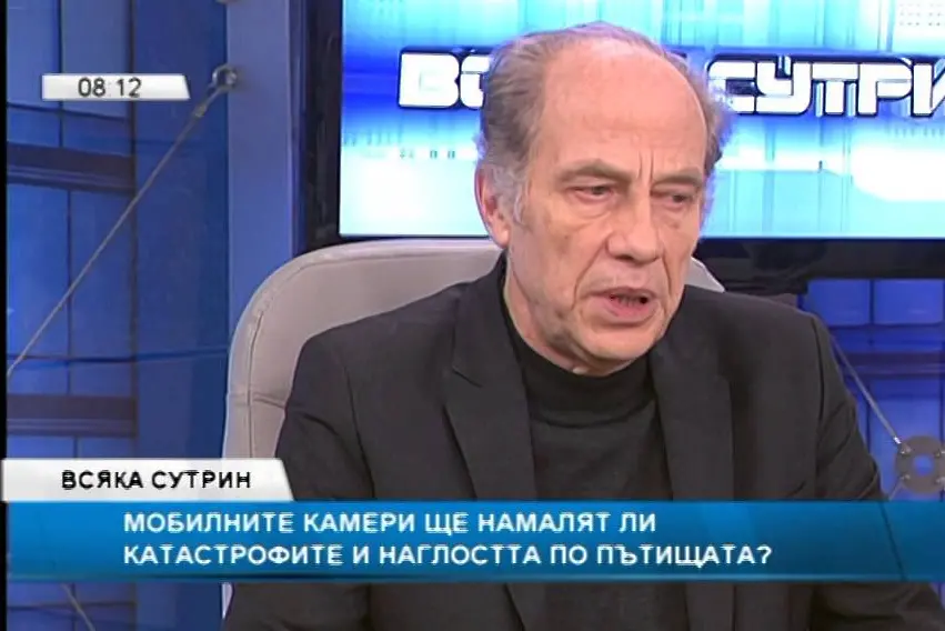 Стратиев: Депутатите, вместо с ляв и десен волан, да се заемат с убийците без книжки