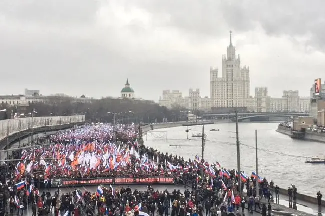 НА ЖИВО: Траурният марш в памет на Борис Немцов (ВИДЕО)