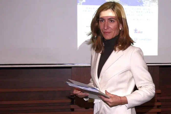 Ангелкова: Ако развалим концесията за Банско, 5 години няма да има ски там