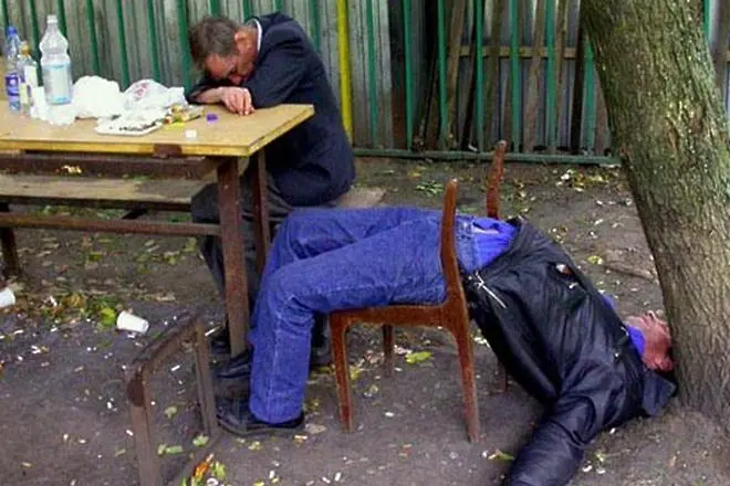 Заради кризата руските пияници минават на препарати за почистване