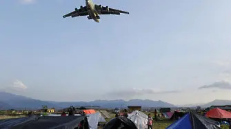 Испански самолет чака да евакуира българи от Непал