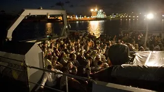 Италия блокира операция на ЕС за мигрантите в Средиземно море