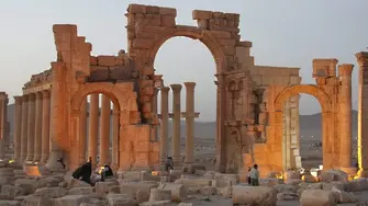 Джихадистите взривиха древни светилища в Палмира