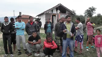 Ромите от Гърмен срещу булдозерите