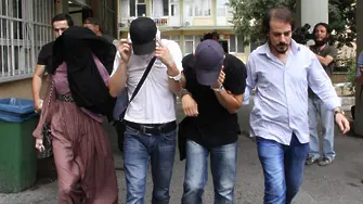 Масови арести на заподозрени терористи в Турция