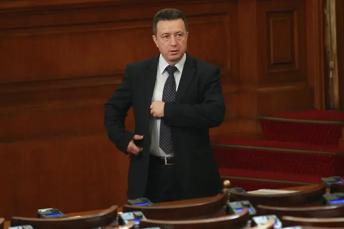 Янаки Стоилов: Корнелия Нинова се скара с тези, които я избраха за лидер