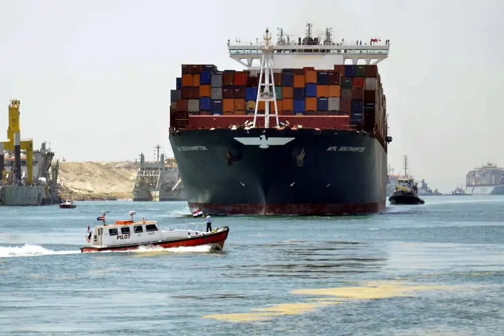 Новият Суецки канал е готов само за 11 месеца