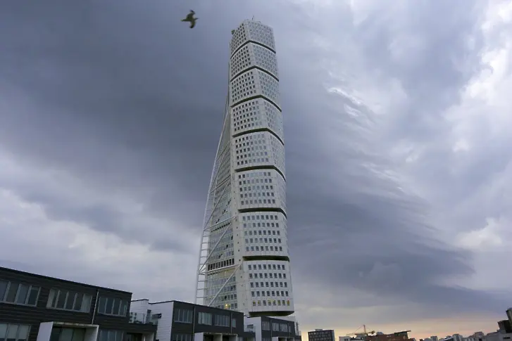 Усуканата кула в Малмьо - небостъргач на десетилетието
