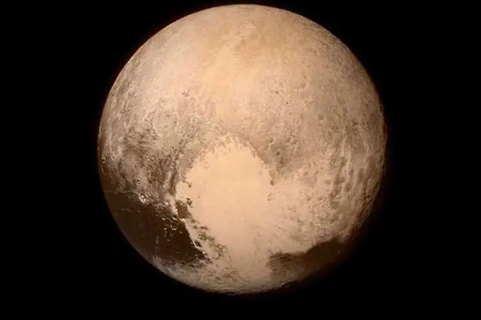 За пръв път - Плутон отблизо