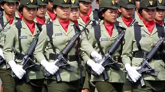 Само девствени жени се допускат в армията на Индонезия