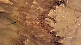 НАСА потвърди - има вода в течно състояние на Марс