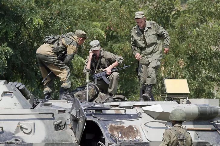 Русия струпала три дивизии до Украйна