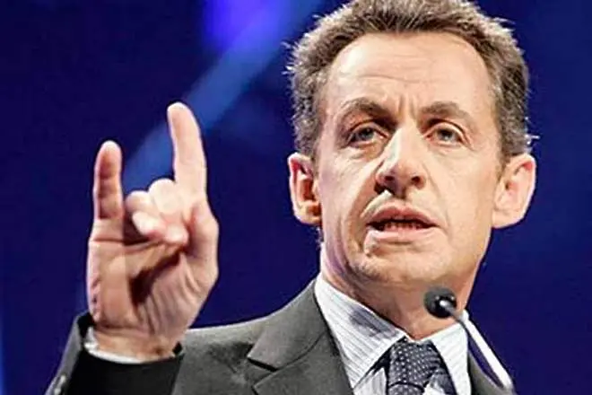 Саркози подслушвал министрите си
